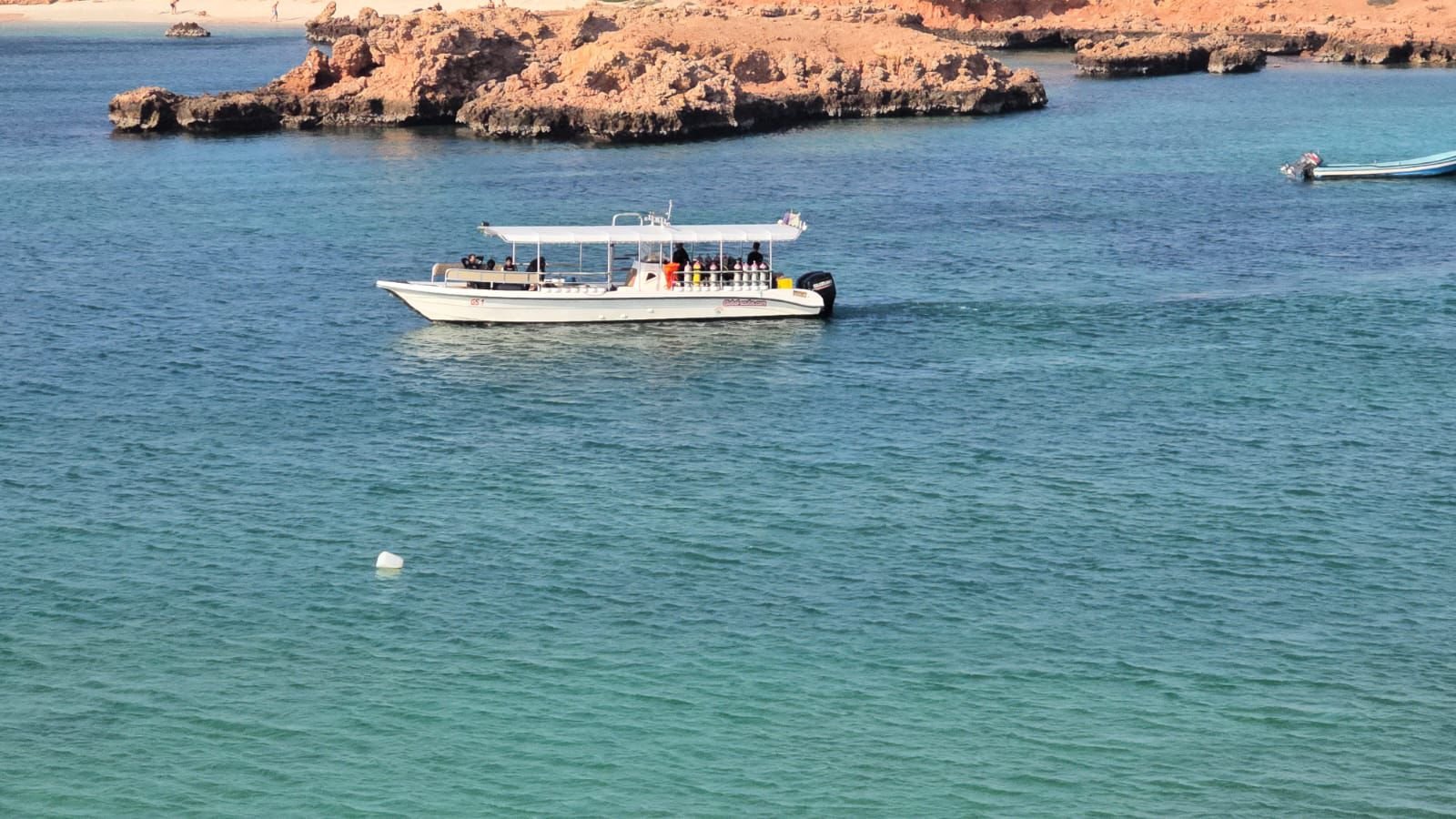 Global Scuba Oman boat at sea