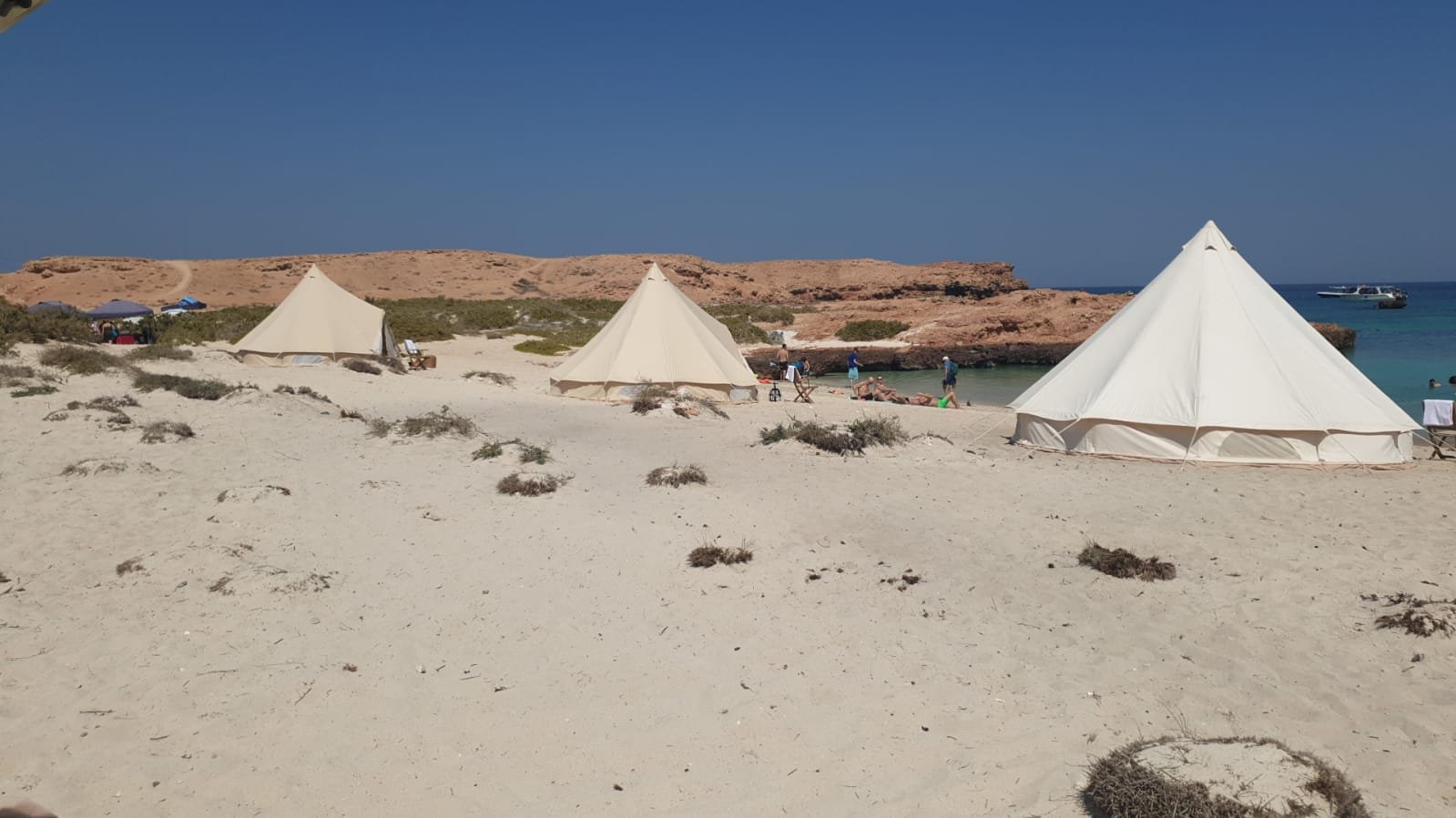Overnight camping and glamping at the Dimaniyat Islands